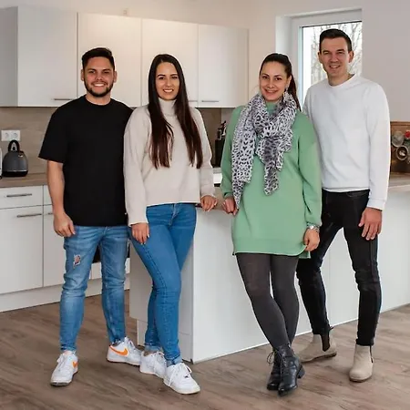 Große Cozy 4-zi-whg Mit Balkon Nähe Europa Park Und Rulantica Apartment *